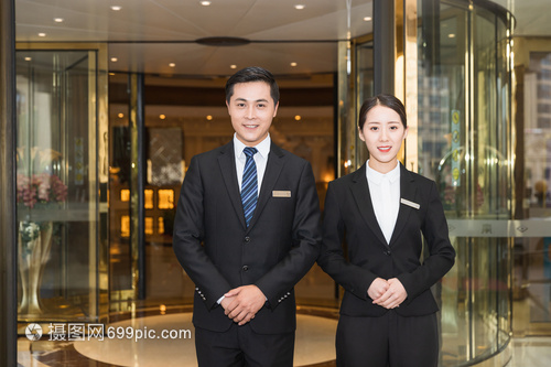 酒店管理服務(wù)人員接待形象與餐飲管理的關(guān)鍵要素